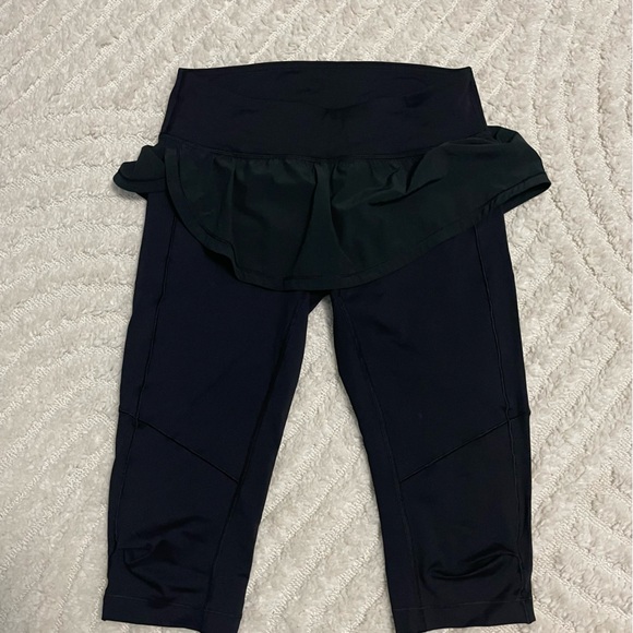 Lululemon leggings size 8 - Picture 2 of 5